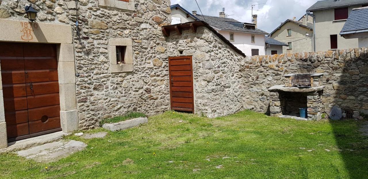 Maison De Caractere En Pierre Cal Blanic سانت-بيير-ديلس-فوركات المظهر الخارجي الصورة